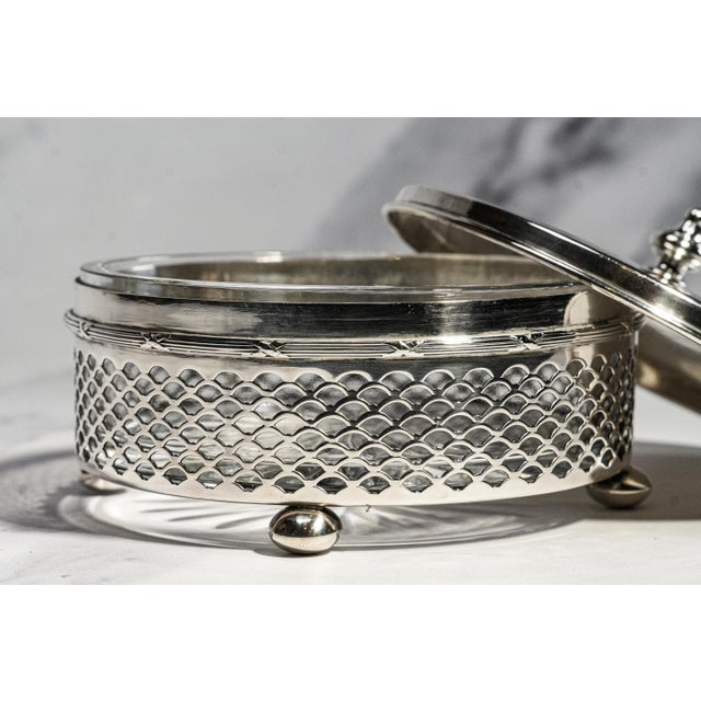 1920s Stunning Round Antique Tiffany & Co. Sterling Silver Cut Crystal Jewelry Box Luxury Home Decor For Sale - Image 5 of 15