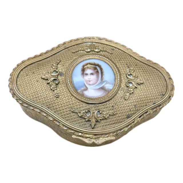 Antique French Style Porcelain Trinket Jewelry Box Painted Portrait Queen Louise For Sale