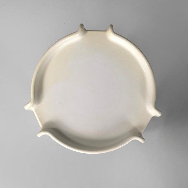 Modern Italian White Plastic Coffee Tables attributed to Giotto Stoppino for Kartell, 1970s, Set of 2 For Sale - Image 12 of 18