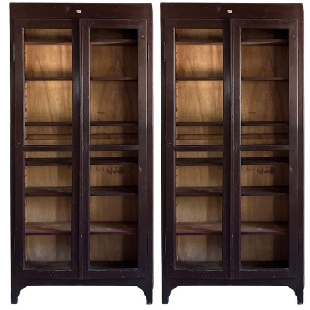 Italian Brown and Burgundy Lacquered Display Cabinets, 1890s, Set of 2 For Sale - Image 12 of 12