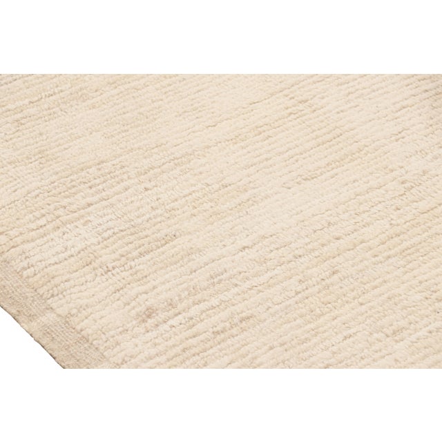 Rug & Kilim’s Modern Textural Rug in Beige and Cream with Ribbed Patterns - 13x19 For Sale In New York - Image 6 of 7