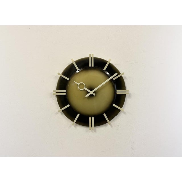 Pragotron PPH 413 is a type of indoor secondary clock. Was produced during the 1970s in former Czechoslovakia. Clock face...