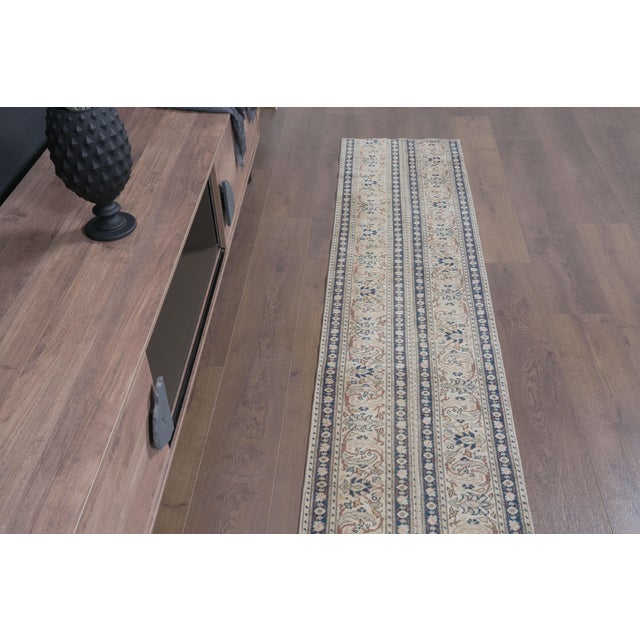 Turkish 1970s Vintage Handwoven Turkish Runner - Muted Cream & Navy Blue Rug For Sale - Image 3 of 17