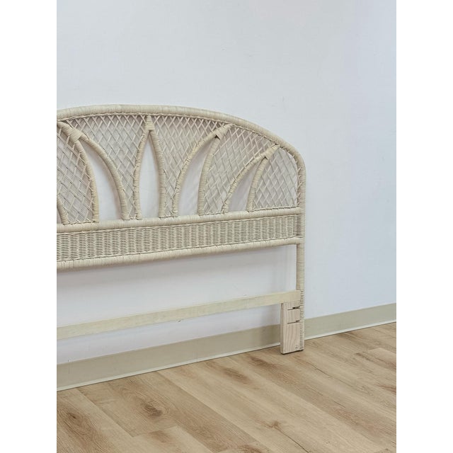 Mid 20th Century Vintage White Wicker Arched Queen Headboard Coastal Boho Hollywood Regency For Sale - Image 5 of 12