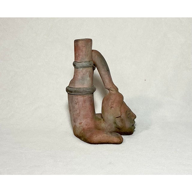 1960s Pre Columbian Aztec Pottery Amerca Style Headstand Figure Vase 10" X 7" X 7" For Sale - Image 5 of 12