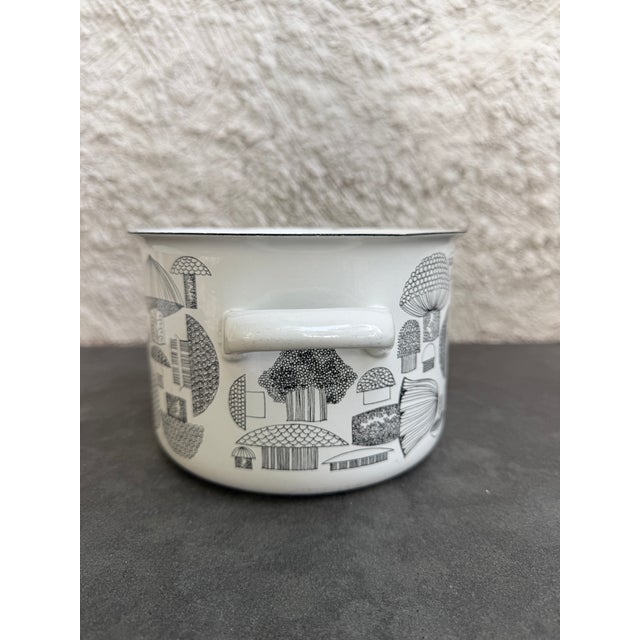 Mid-Century Modern 1960s Kaj Franck Finel Arabia Finland Enamel Pot Mushrooms Esteri Tomula Danish Modern For Sale - Image 3 of 14