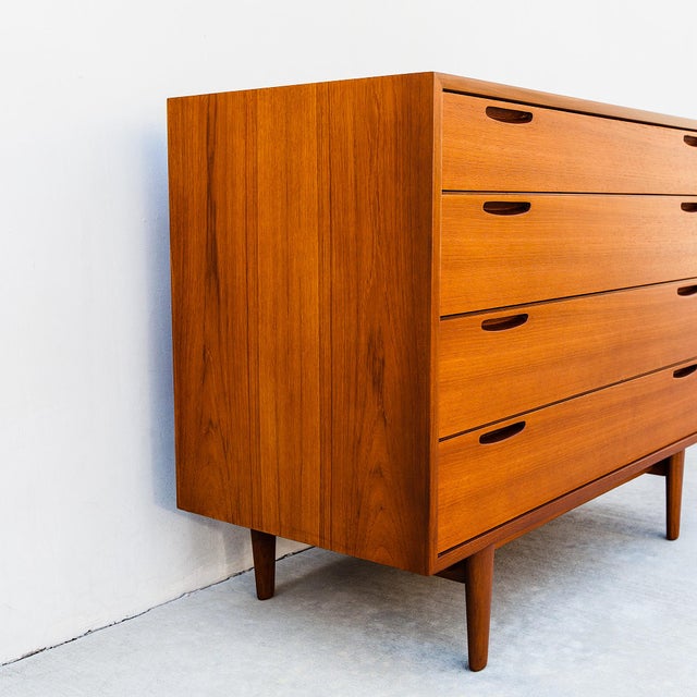 Brande Møbelfabrik 1960s Restored Ib Kofod-Larsen Danish Modern Teak Chest of Drawers by Brande Mobelfabrik For Sale - Image 4 of 16