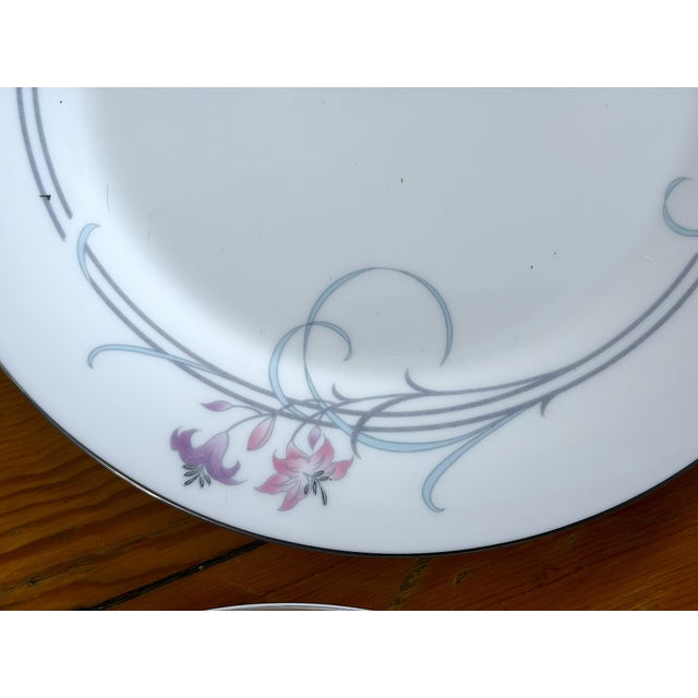 1980s Vintage Royal Doulton Allegro H5109 Salad Plates, Set of 8 For Sale - Image 5 of 8