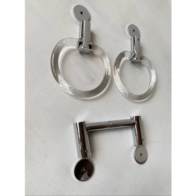 New in open box This set perfectly blends the sleek, mirror-like finish of polished chrome with the unique visual interest...