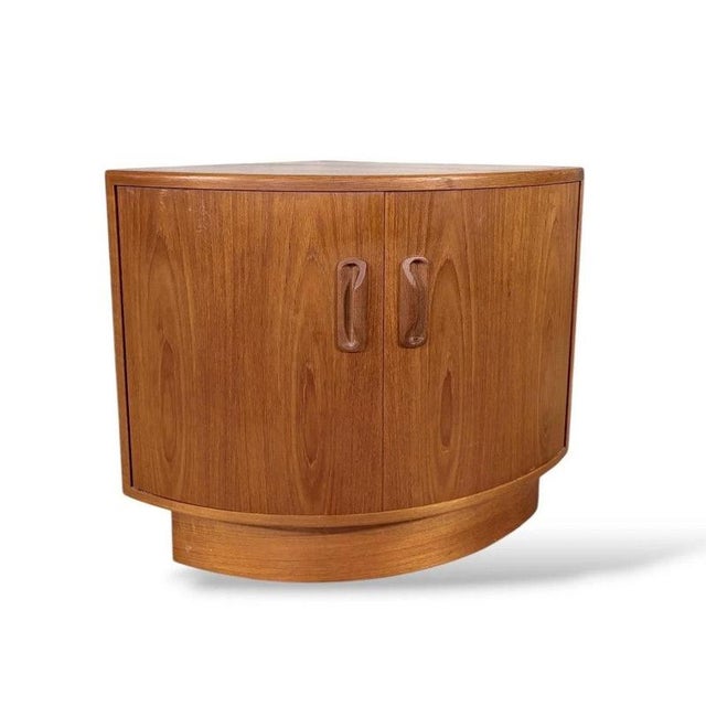 Mid-Century Modern Fresco Teak Curved Corner Cabinet from G-Plan, 1960s For Sale - Image 9 of 11
