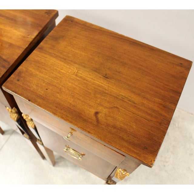 Italian Directoire Bedside Tables in Walnut, 1790s, Set of 2 For Sale - Image 11 of 14