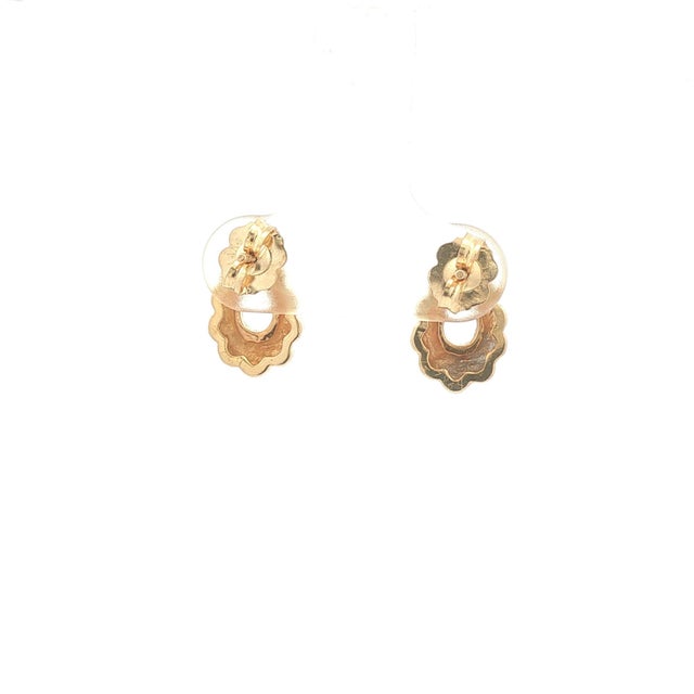 Contemporary Late 20th Century Pair of Small Gold Ribbed Doorknocker Earrings For Sale - Image 3 of 3