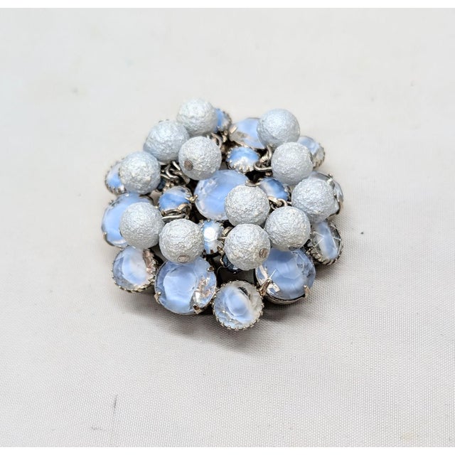 1960s Vintage 1960s Verified Delizza & Elster Rhodium Plated Blue Givre Rhinestone & Dangles Brooch For Sale - Image 5 of 7