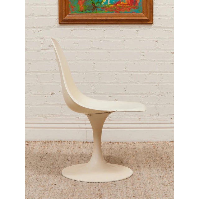 Mid 20th Century Single Tulip Chair For Sale - Image 4 of 11