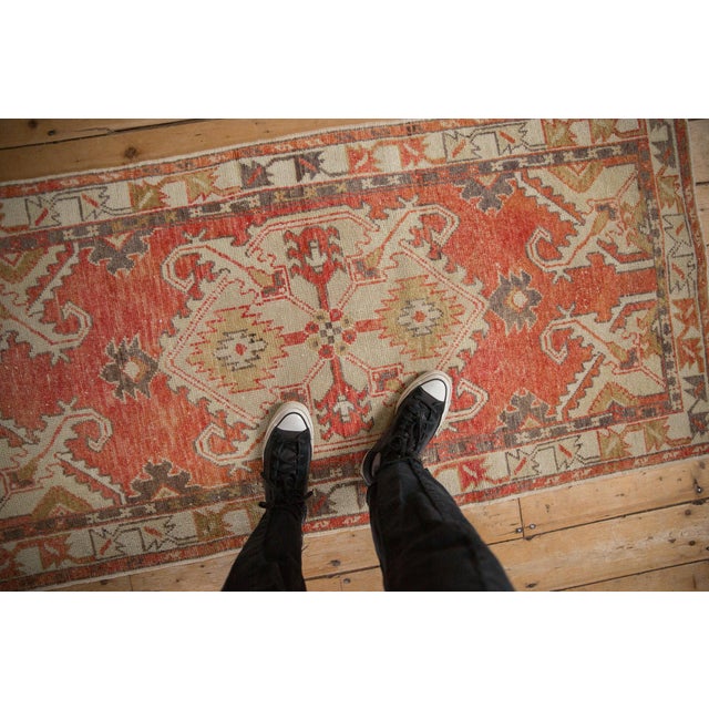 :: Shield-like c enter medallion with outwardly directed scrolled serrated leaves. Interior quatrefoil oriented floral...