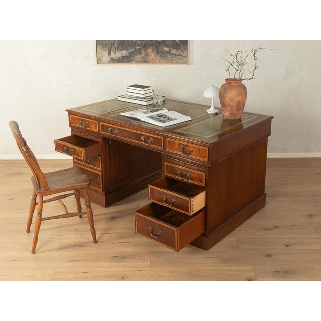 Antique English-Style Desk very good craftsmanshiphigh-quality materialsdovetailed solid wood drawersMade in UK Width: 153...
