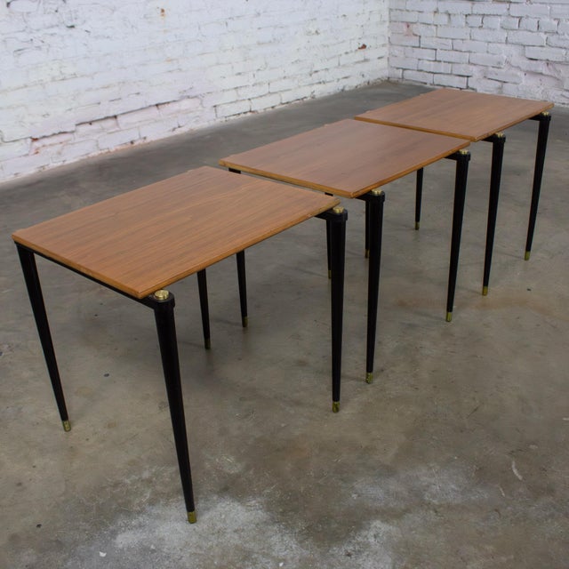 Mid-20th Century MCM Stacking Tables Walnut Veneer Tops Brass and Ebonized Legs Set of 3 For Sale - Image 4 of 18