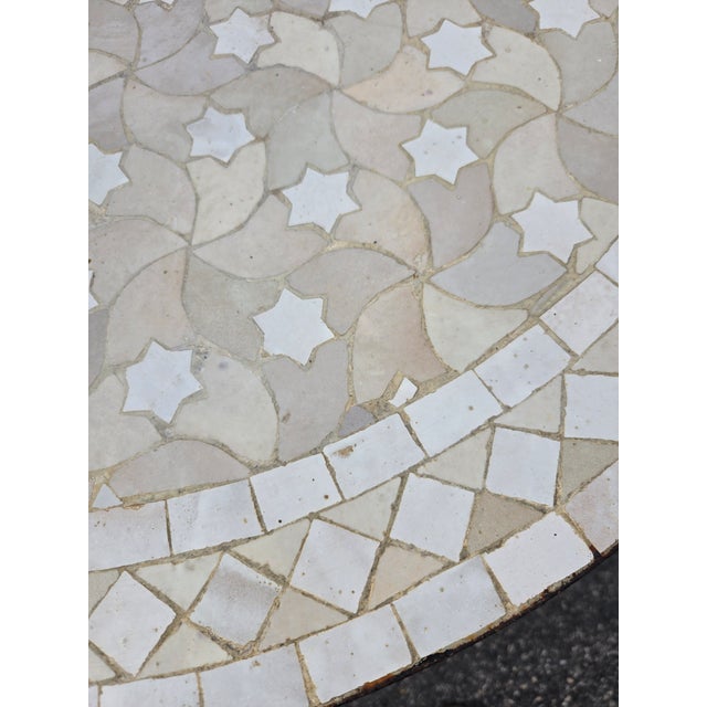 2020s 32" Handcrafted Beige and White Rafraf Moroccan Mosaic Table For Sale - Image 5 of 7