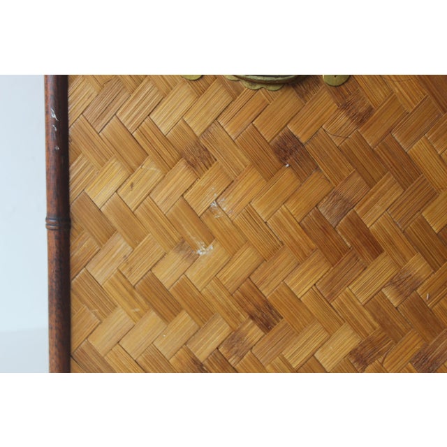 Vintage Bamboo Woven Rattan Storage Chest Trunk Brass Hardware Details Lockable Mid-Century For Sale - Image 15 of 18