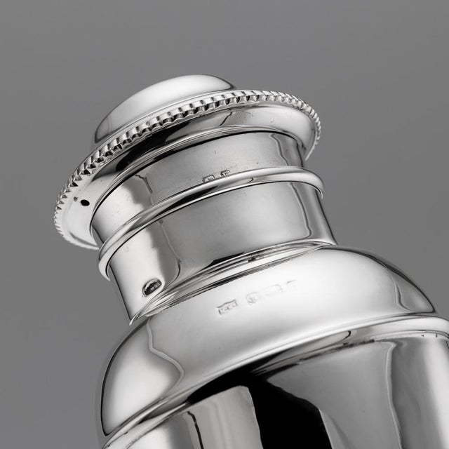 Vintage English Art Deco Silver Cocktail Shaker from Mappin & Webb, 1930s For Sale - Image 11 of 15