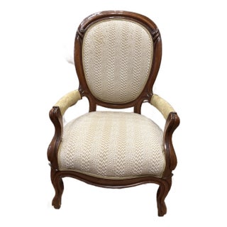 Early 20th Century Victorian-Style Armchair For Sale