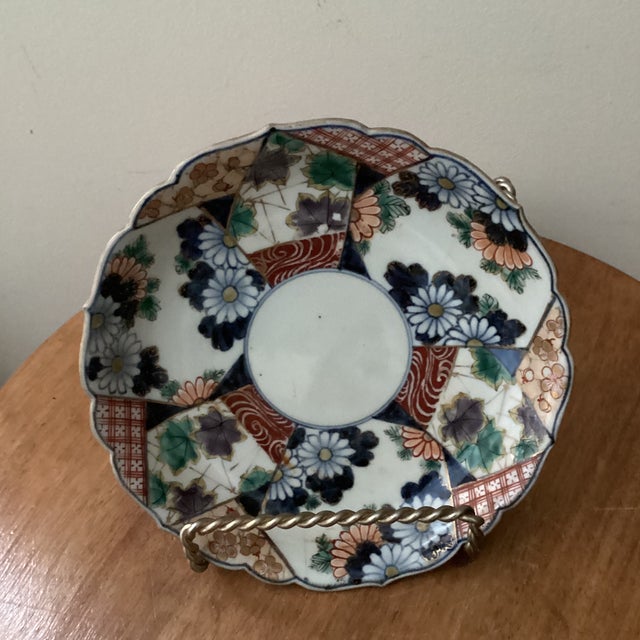 Antique Arita Porcelain Scalloped Hand Painted Imari Bowl Meiji Period (1868-1912) Japan For Sale - Image 11 of 12