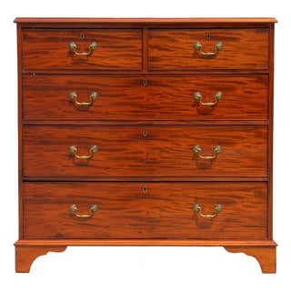 Antique English Georgian Mahogany 5-Drawer Chest – Dovetail Joinery, Brass Bail Pulls, Traditional Dresser For Sale