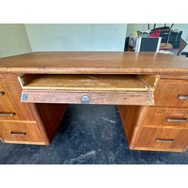 1950s Leopold Executive Desk With Drop-Front Keyboard/Typewriter Drawer- Mid-Century Modern Walnut Desk For Sale - Image 9 of 17