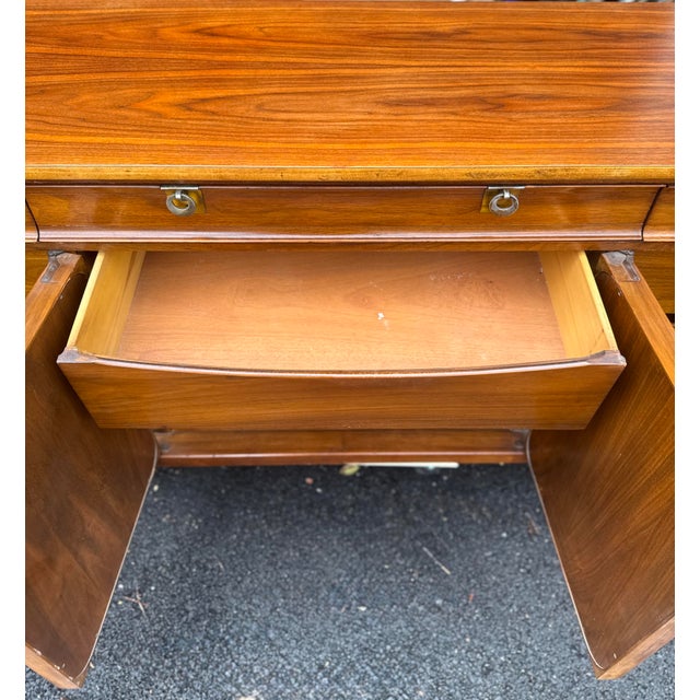 Mid 20th Century Modern Walnut Dresser by Detroit Furniture For Sale - Image 12 of 12