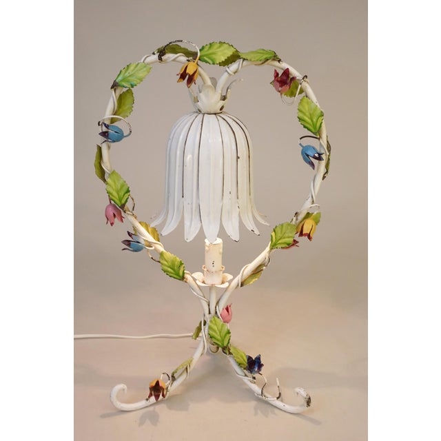 Mid-Century Modern 1960s Italian Enamel Tole Heart Blossom Swag Pendant Sculpture Table Lamp For Sale - Image 3 of 10