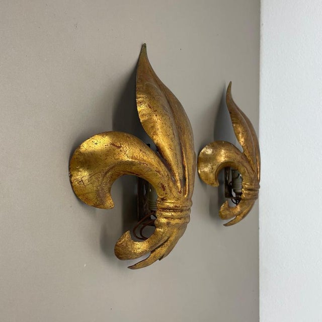 Vintage French Golden Florentiner Lily Wall Lights by Hans Kögl, 1970s, Set of 2 For Sale - Image 4 of 18