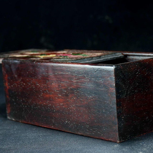 1980s Rosewood & Mother-of-Pearl Inlay Jewelry Box – Floral & Bird Motif For Sale - Image 4 of 9
