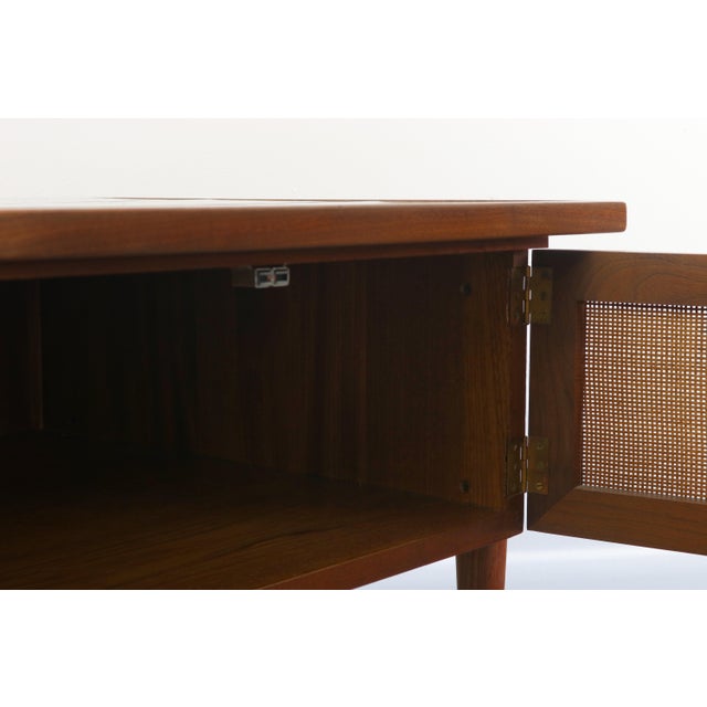 Square End Table Coffee table by Founders in Cane and Walnut For Sale In Orlando - Image 6 of 10
