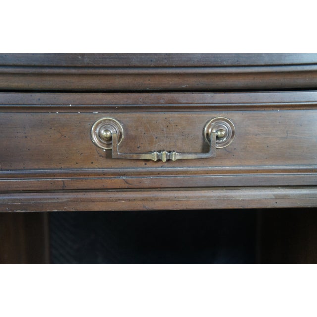 Late 20th Century Sligh Furniture Late 20th Century Tooled Leather Executive Office Library Desk For Sale - Image 5 of 14