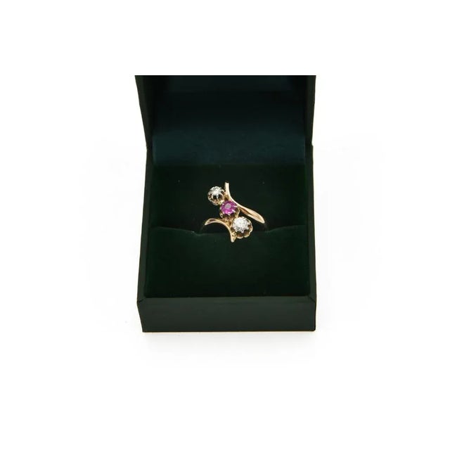 French Trilogy Ring with Ruby and Diamonds, 1890s For Sale - Image 3 of 11