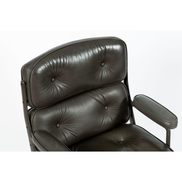 Eames Time Life Executive Lobby Chair for Herman Miller, Gray Leather Office Desk Chair, 1988 For Sale - Image 10 of 18