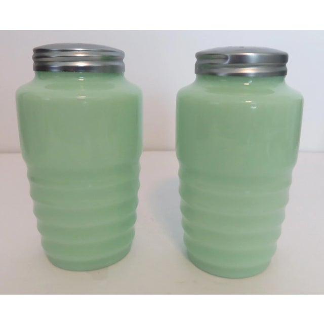 Jadeite Jeannette Ribbed Beehive Salt & Pepper Shakers Vintage / 2 For Sale - Image 4 of 9