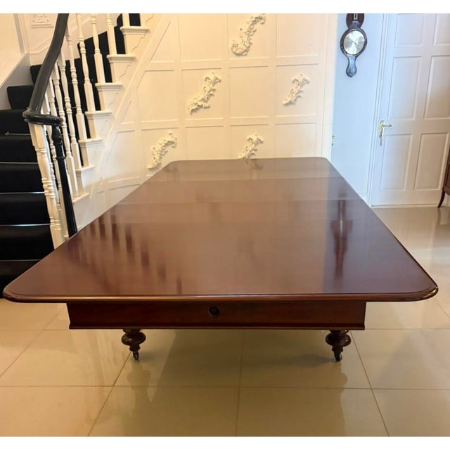 Antique William IV Extendable Dining Table in Figured Mahogany, 1835 For Sale - Image 15 of 15