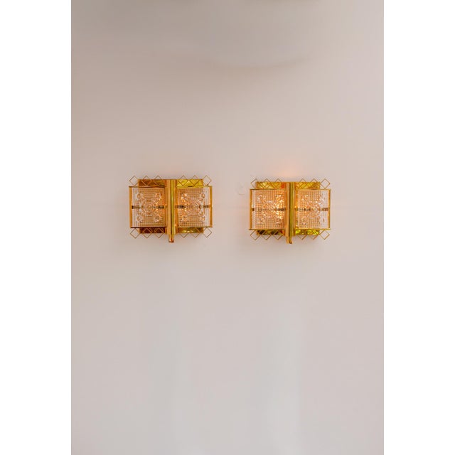 Mid-Century Modern Wall-Mounted Sconces in Glass and Brass Lamps by Carl Fagerlund for Orrefors, Sweden, 1970s, Set of 2 For Sale - Image 3 of 14