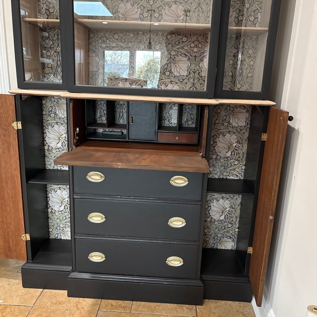 Vintage Mid Century Breakfront/ China For Sale - Image 4 of 9