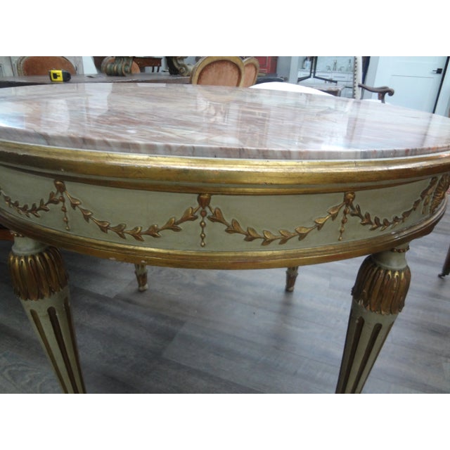 1920s Italian Neoclassical Style Painted and Parcel Gilt Center Table For Sale - Image 5 of 12