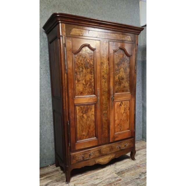 Large antique walnut wardrobe – louis xv period – 2 doors – 18th century superb antique wardrobe in solid walnut and burr...