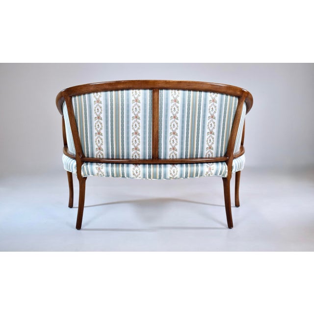 Georgian Mahogany Upholstered Settee, Usa, 1990s For Sale - Image 10 of 13