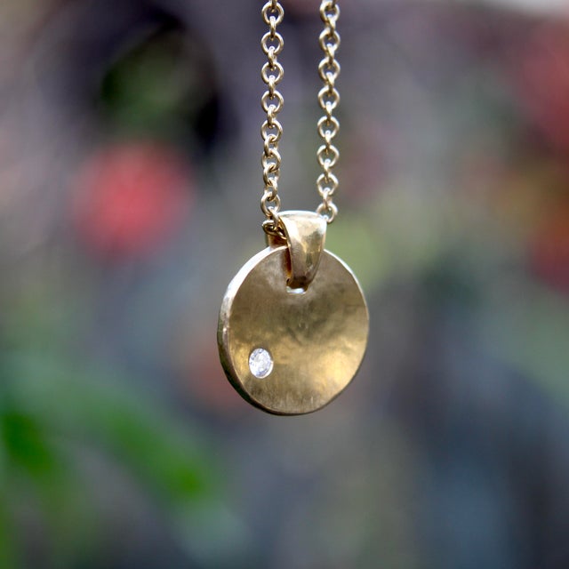 1990s 18k Gold and Diamond Tony Malmed Hand-Hammered Zen Necklace For Sale - Image 11 of 11