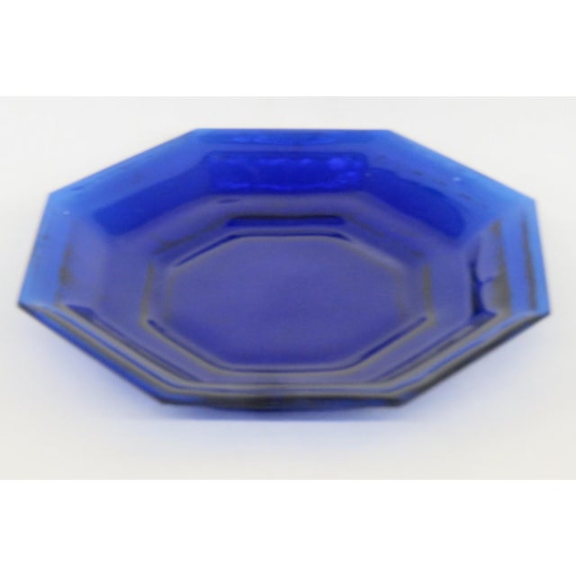This lovely Geometric Dish is made of glass. This stunning small plate/bowl has a unique style with an 8-sided geometric...