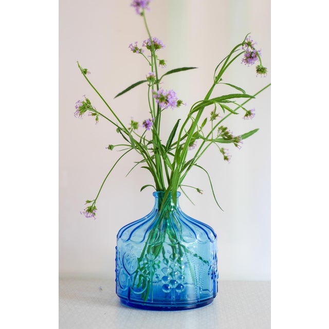 Rare Vintage “Flora” Azur Blue Glass Vase by Oiva Toikka for Nuutajärvi, Finland A striking and uncommon vintage glass...