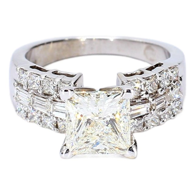 2ct Gia Certified Princess Cut Diamond Engagement Ring in 18k White Gold - Size 5 For Sale
