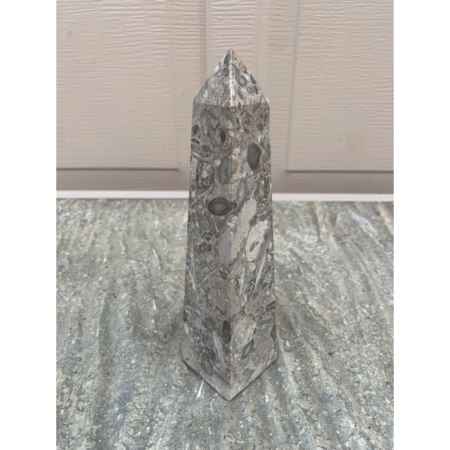 Late 20th Century Brown and Grey Marble Obelisk With Dramatic Veining For Sale - Image 5 of 9