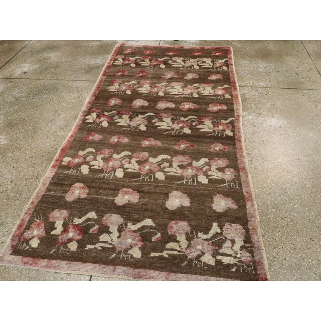 Galerie Shabab Collection Mid-20th Century Turkish Anatolian Rug For Sale - Image 9 of 10