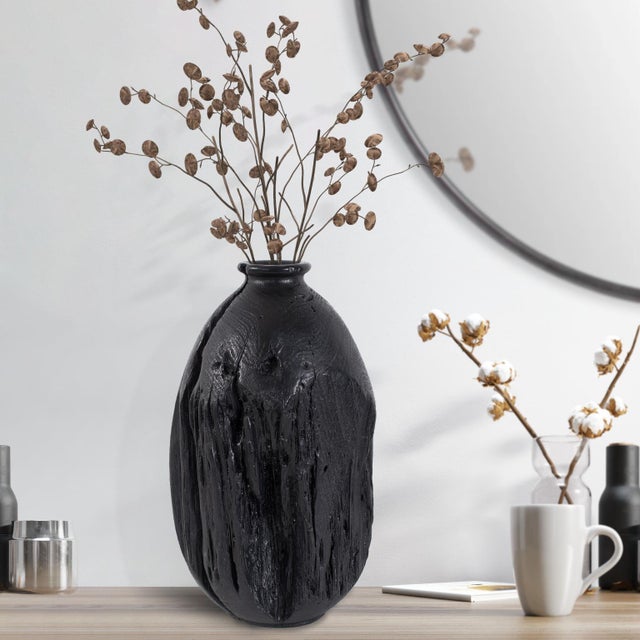 Black Haru Short Vase in Black For Sale - Image 8 of 10